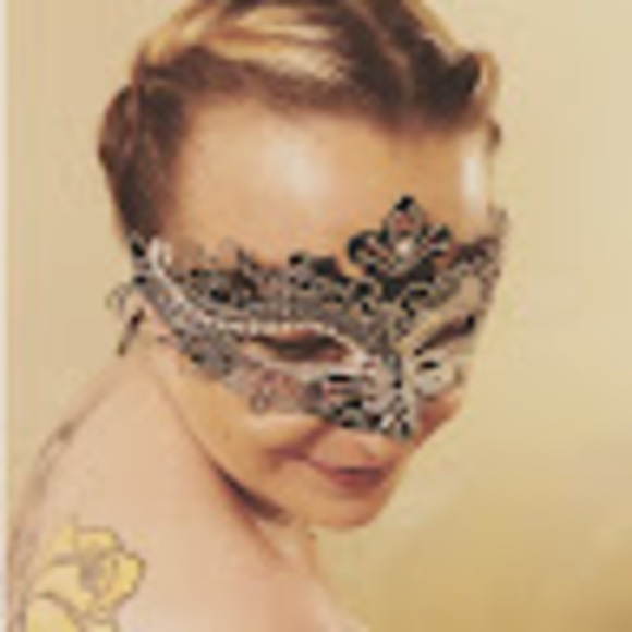 Meet your Posher, Jeanne - Picture 1 of 1